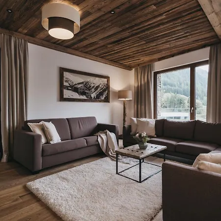 Aparthotel Vaya St Anton 4*