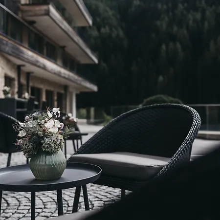 Vaya St Anton Апарт-отель 4*