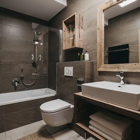 Vaya St Anton Aparthotel 4*