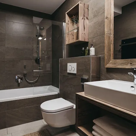 Vaya St Anton Aparthotel 4*