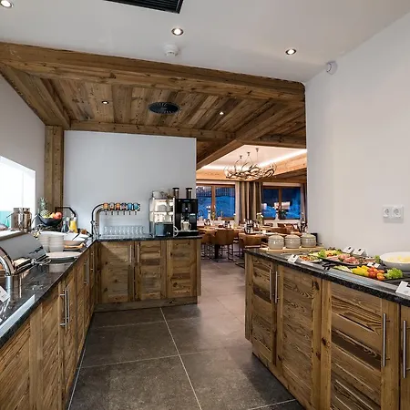 Vaya St Anton Апарт-отель 4*