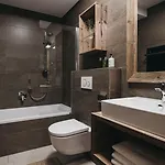 Vaya St Anton Aparthotel 4*