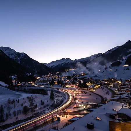 Vaya St Anton Inklusive St Anton Mobilitaetskarte Апарт-отель